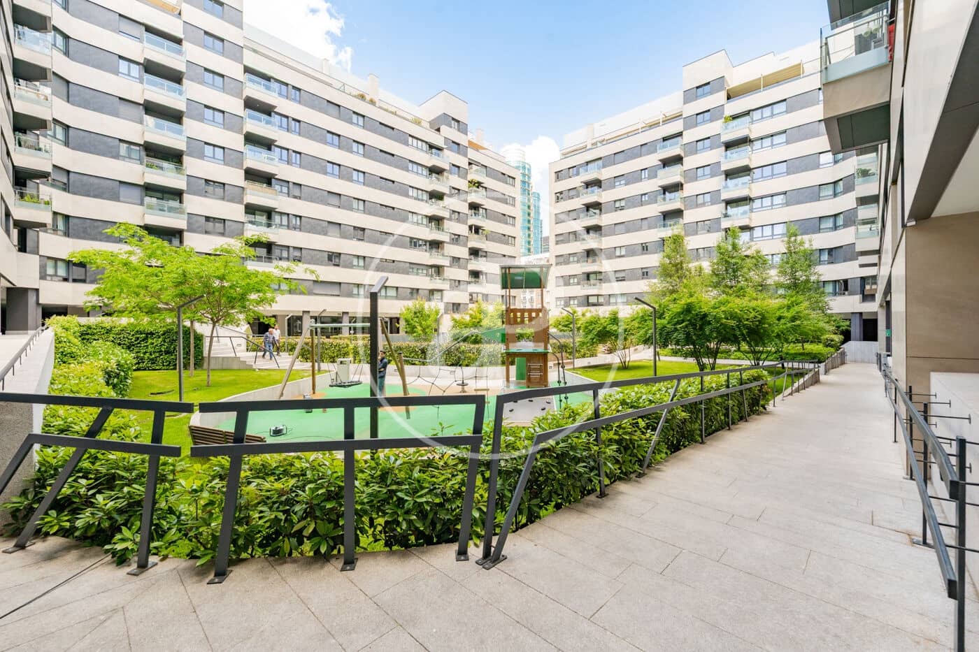1 bedroom Apartment for sale in Madrid city with pool - € 880,000 (Ref: 9811589)