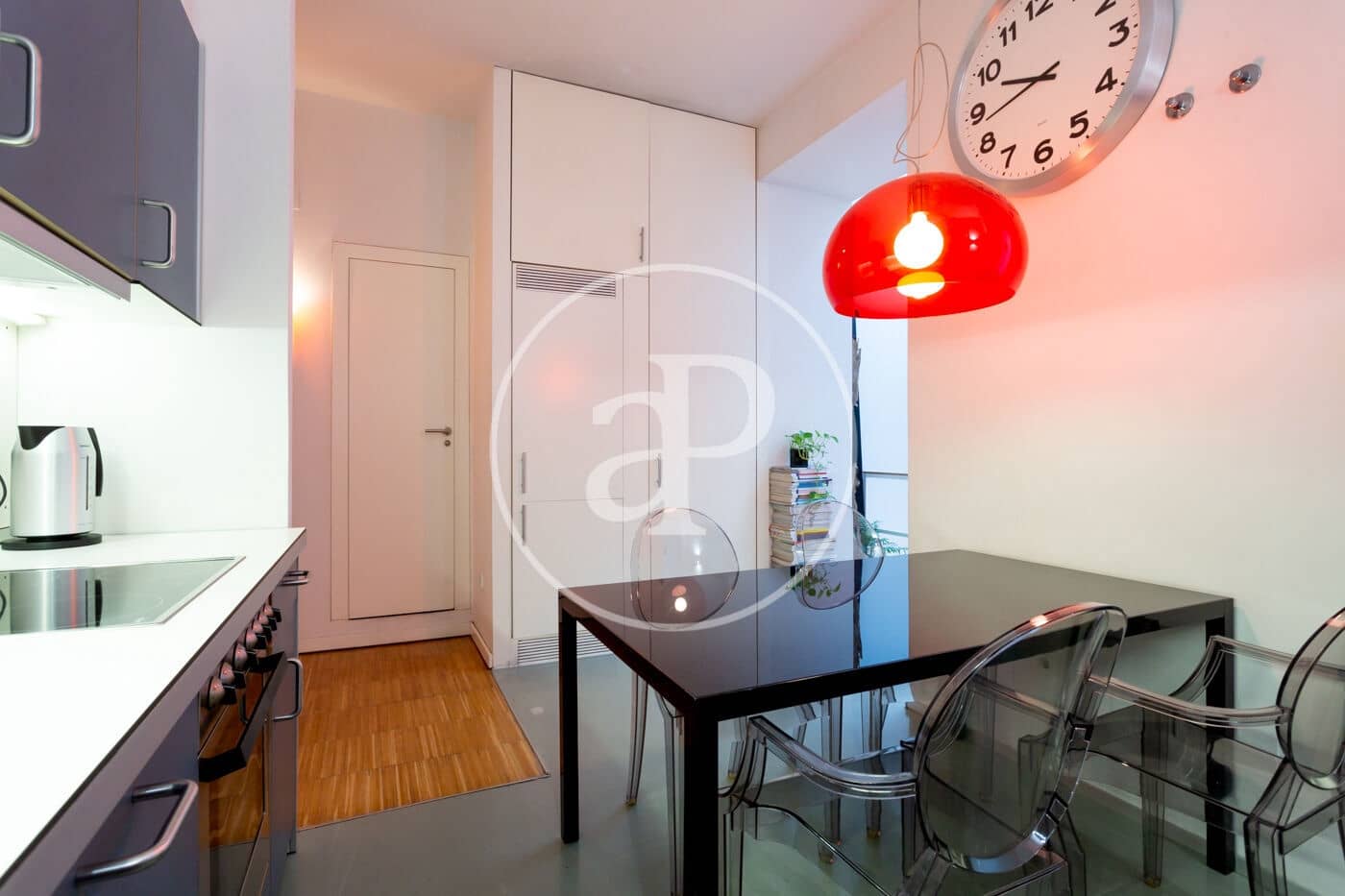 2 quarto Apartamento para arrendar em Madrid cidade - 2 100 € (Ref: 9811590)