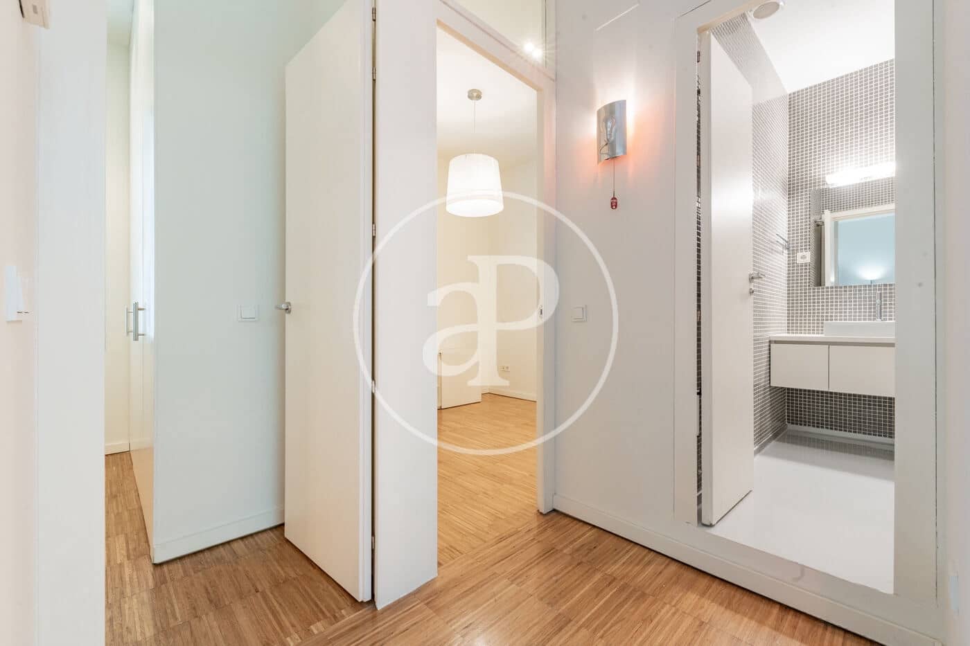 Apartamento de 2 habitaciones en Madrid ciudad en alquiler - 2.400 € (Ref: 9811590)