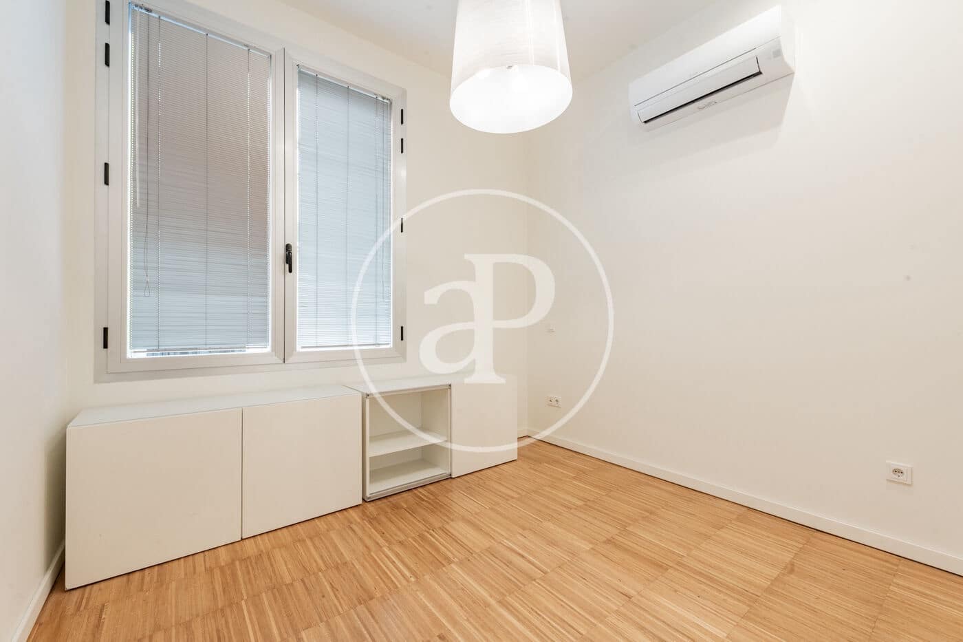 Apartamento de 2 habitaciones en Madrid ciudad en alquiler - 2.400 € (Ref: 9811590)