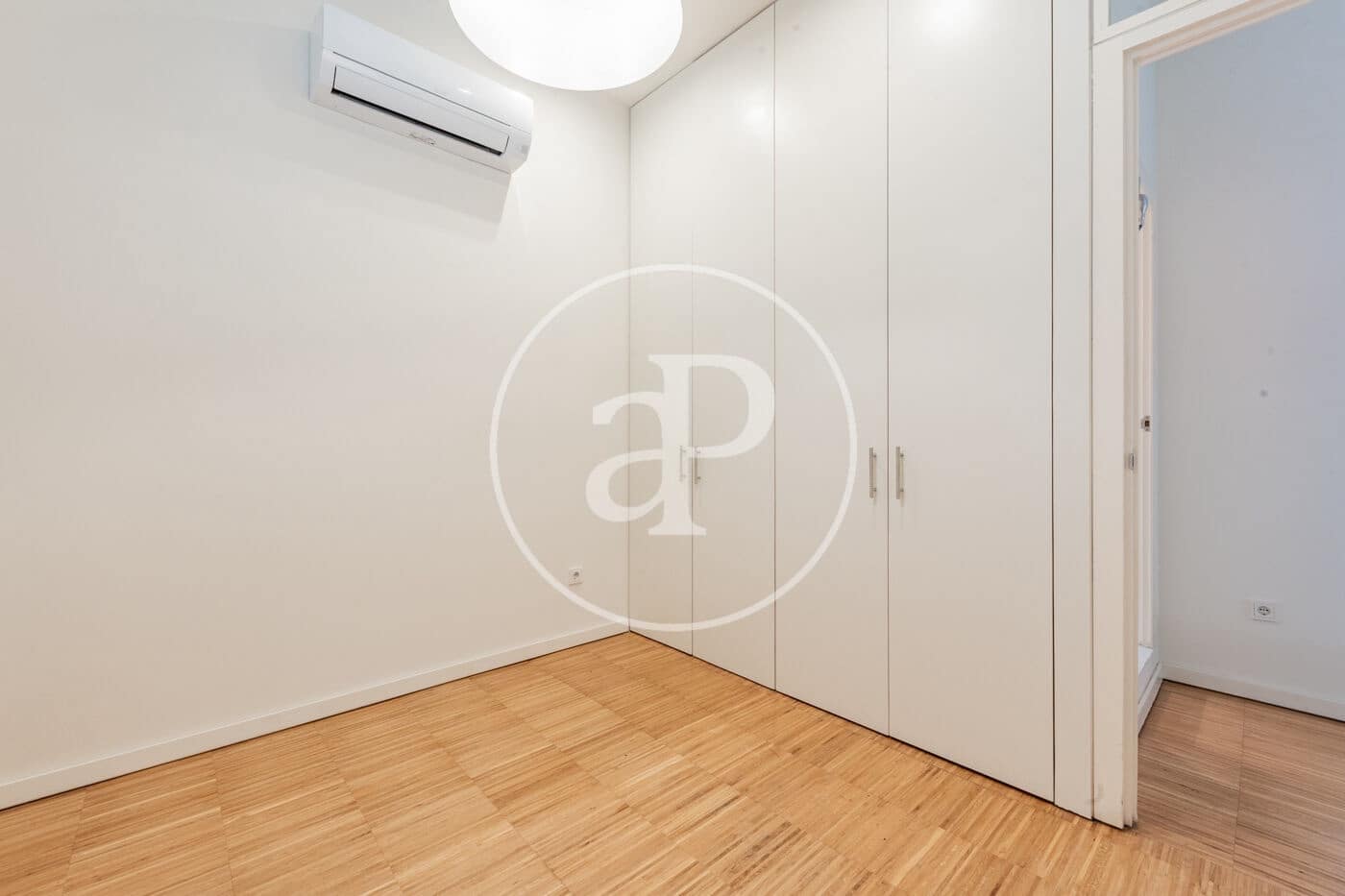 Apartamento de 2 habitaciones en Madrid ciudad en alquiler - 2.400 € (Ref: 9811590)
