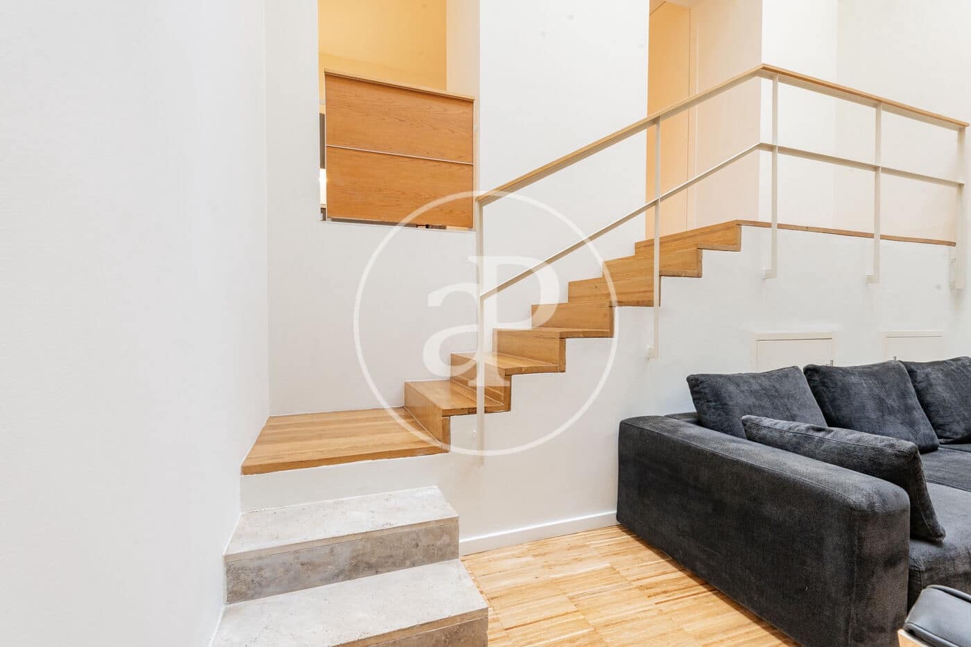 Apartamento de 2 habitaciones en Madrid ciudad en alquiler - 2.400 € (Ref: 9811590)