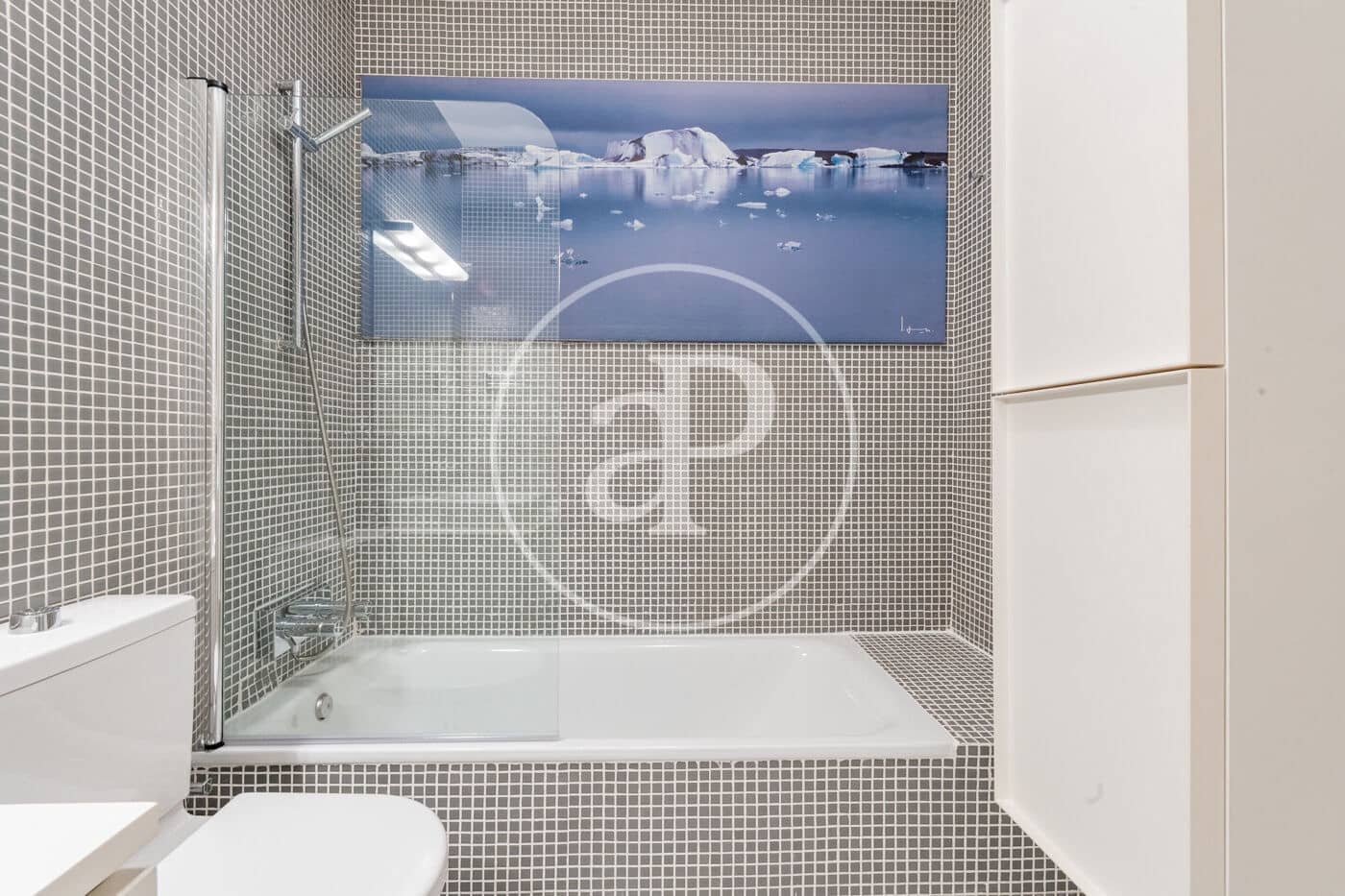 Apartamento de 2 habitaciones en Madrid ciudad en alquiler - 2.400 € (Ref: 9811590)