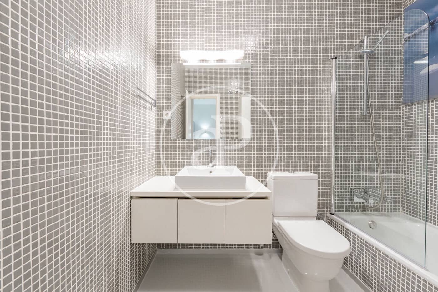 Apartamento de 2 habitaciones en Madrid ciudad en alquiler - 2.400 € (Ref: 9811590)