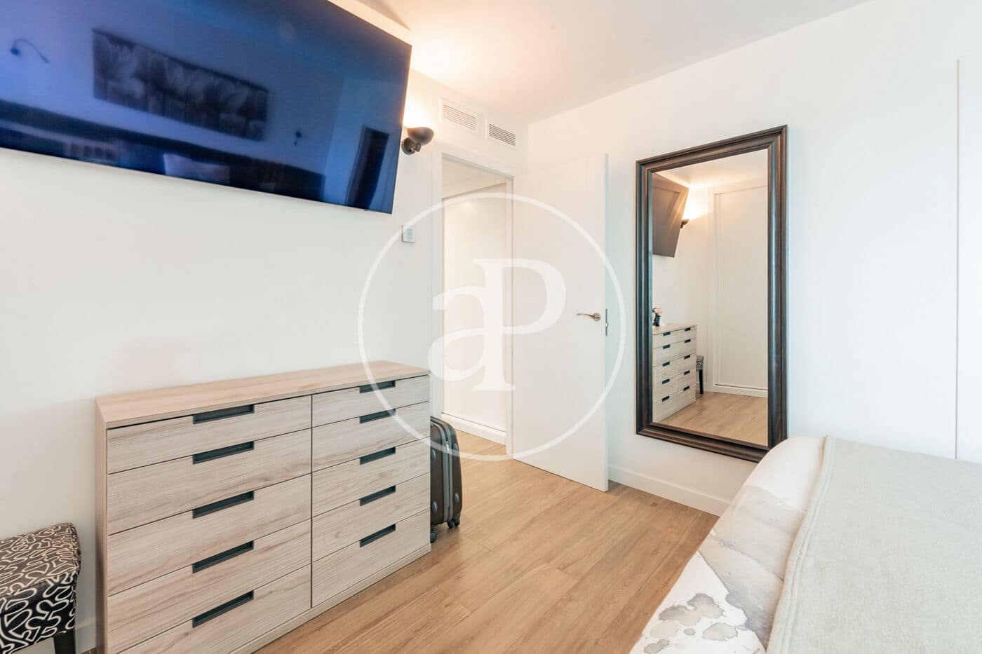 5 bedroom Apartment for sale in Madrid city with pool - € 1,330,000 (Ref: 9811591)