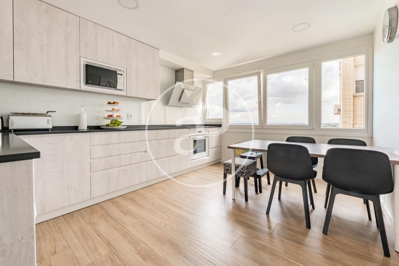 5 bedroom Apartment for sale in Madrid city with pool - € 1,330,000 (Ref: 9811591)