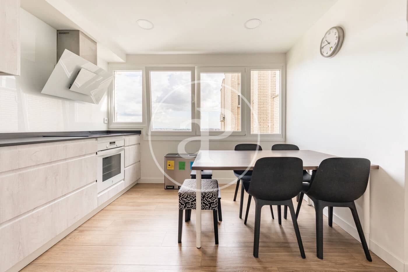 5 bedroom Apartment for sale in Madrid city with pool - € 1,330,000 (Ref: 9811591)