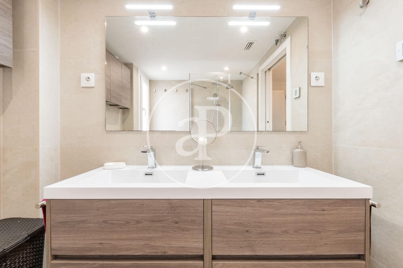 5 bedroom Apartment for sale in Madrid city with pool - € 1,330,000 (Ref: 9811591)
