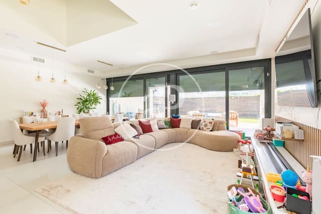 Chalet de 5 habitaciones en Fuente del Fresno, San Sebastián de los Reyes en venta con piscina - 1.500.000 € (Ref: 9811592)