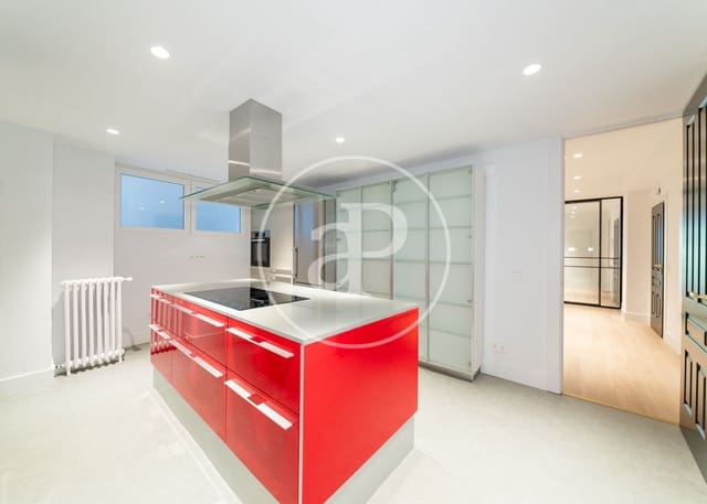 4 quarto Apartamento para arrendar em Castellana, Madrid cidade - 10 000 € (Ref: 9811595)