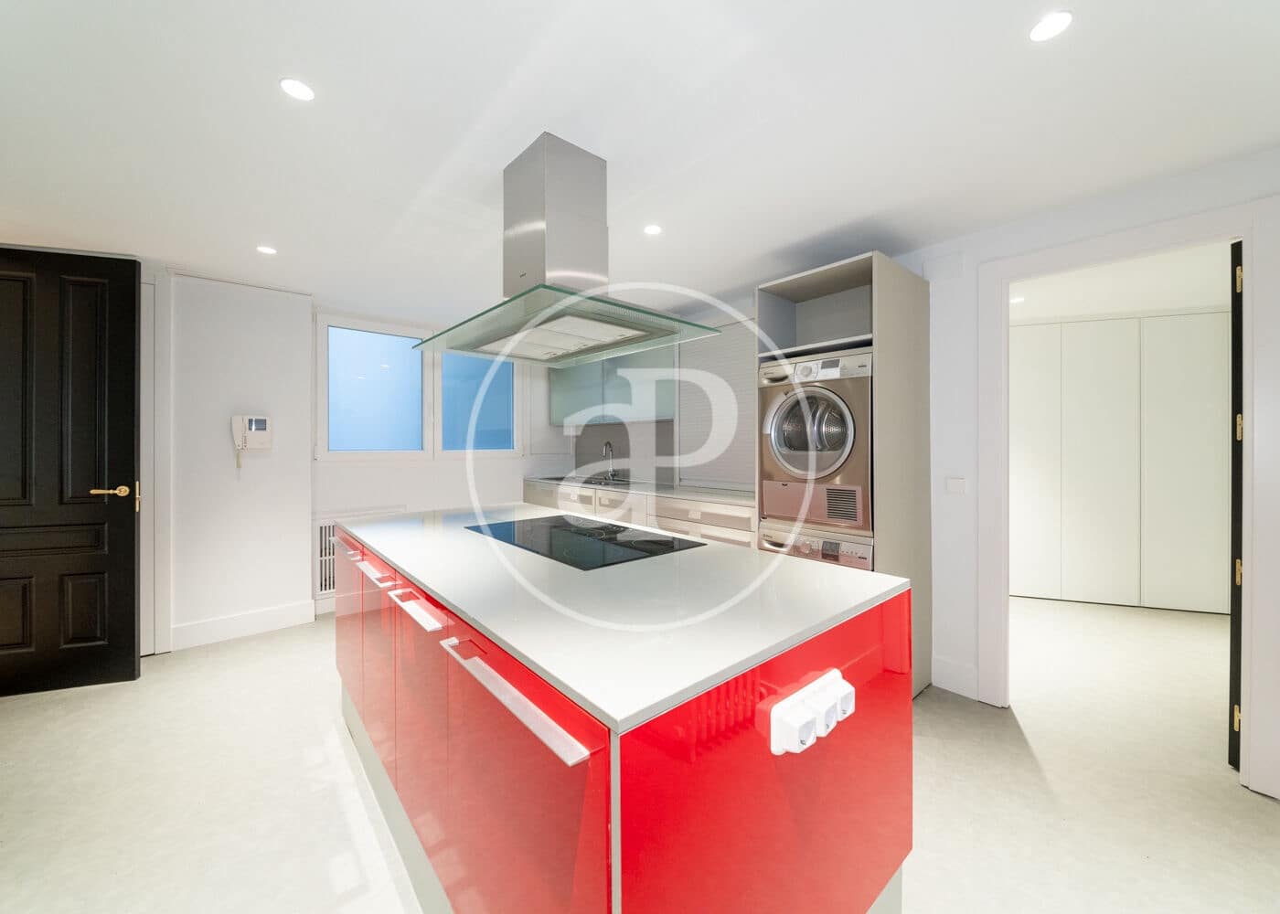 4 quarto Apartamento para arrendar em Madrid cidade - 10 000 € (Ref: 9811595)
