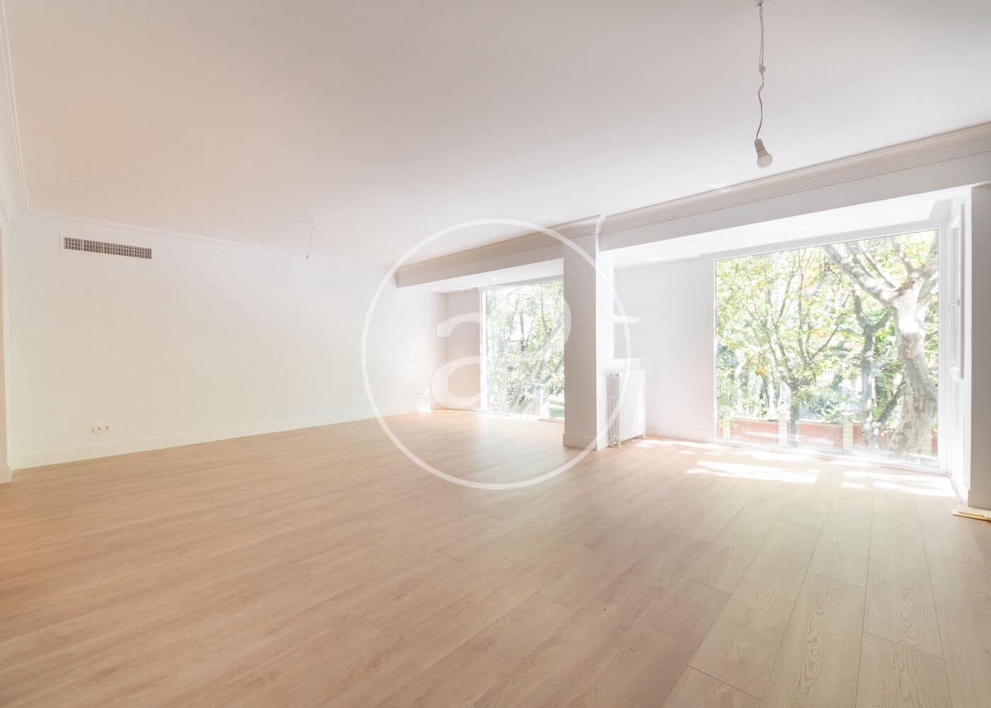 4 quarto Apartamento para arrendar em Madrid cidade - 10 000 € (Ref: 9811595)