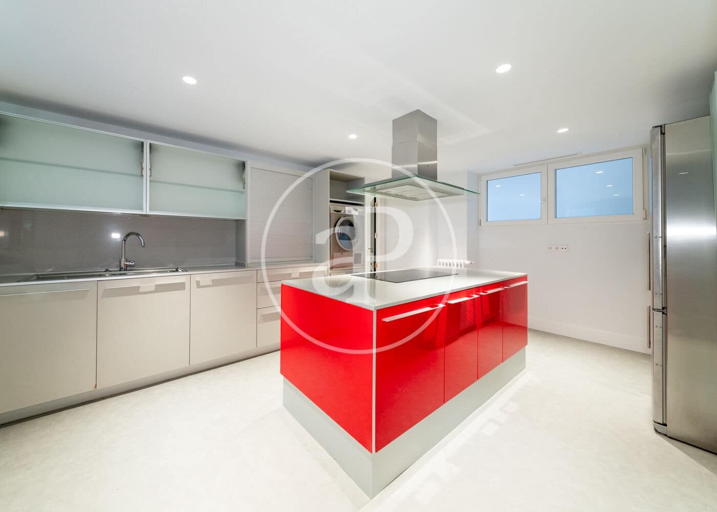 4 quarto Apartamento para arrendar em Madrid cidade - 10 000 € (Ref: 9811595)
