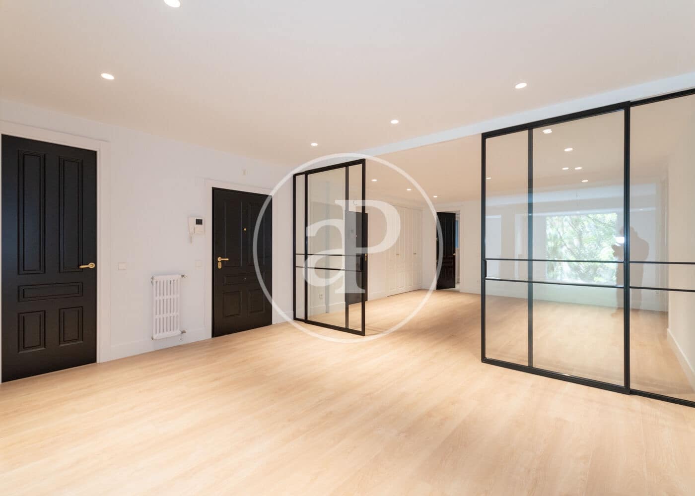4 quarto Apartamento para arrendar em Madrid cidade - 10 000 € (Ref: 9811595)