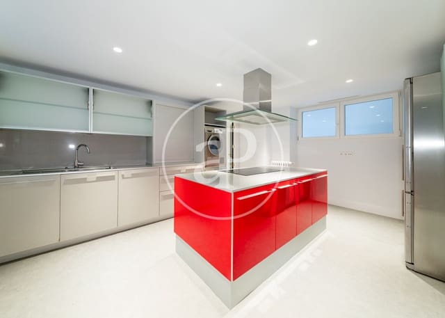4 quarto Apartamento para arrendar em Castellana, Madrid cidade - 10 000 € (Ref: 9811595)