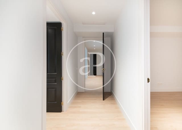 4 quarto Apartamento para arrendar em Castellana, Madrid cidade - 10 000 € (Ref: 9811595)