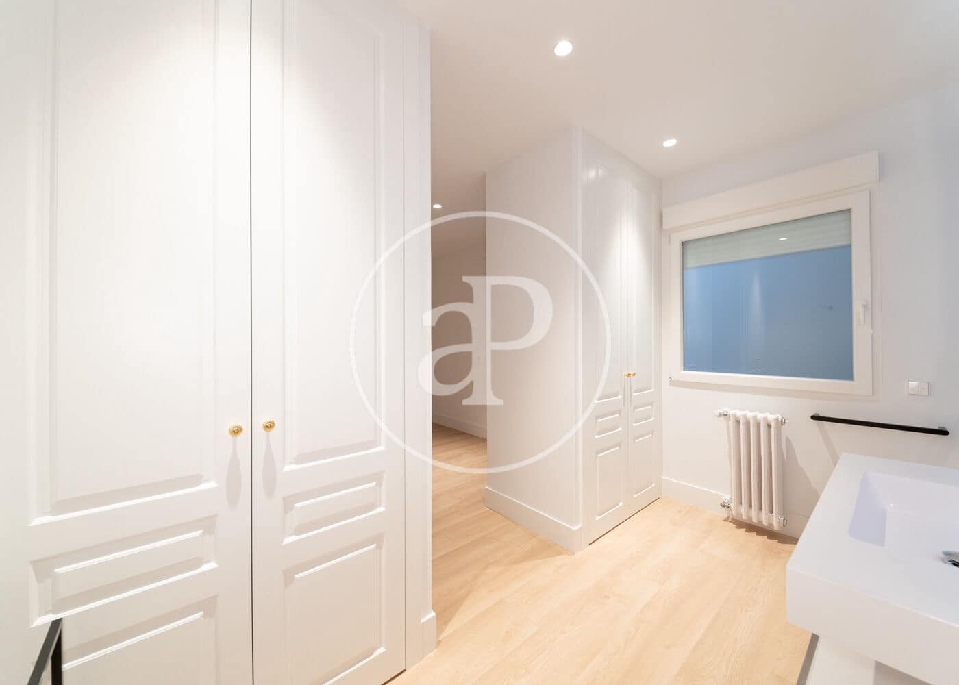 4 quarto Apartamento para arrendar em Madrid cidade - 10 000 € (Ref: 9811595)