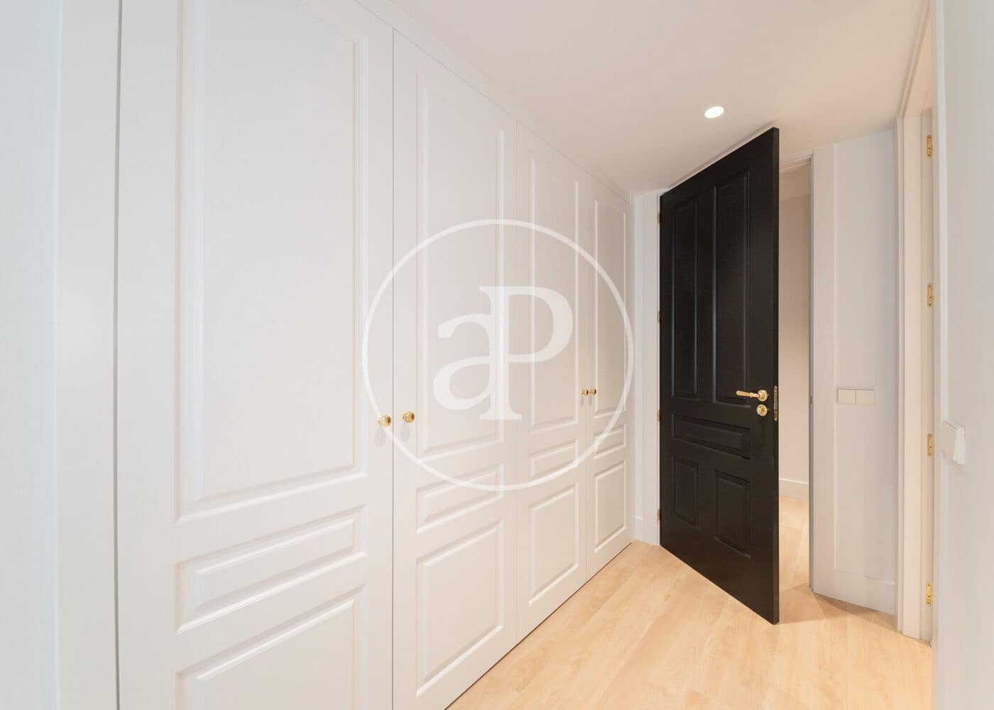 4 quarto Apartamento para arrendar em Madrid cidade - 10 000 € (Ref: 9811595)