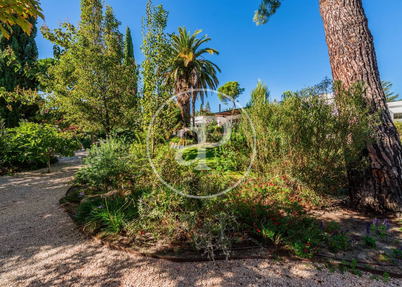 7 Zimmer Villa zu verkaufen in Pozuelo de Alarcon mit Pool - 4.975.000 € (Ref: 9815857)