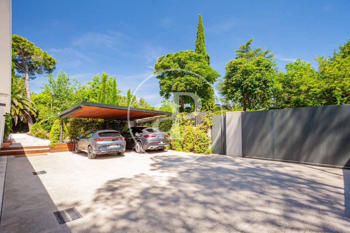 7 bedroom Villa for sale in Pozuelo de Alarcon with pool - € 4,975,000 (Ref: 9815857)