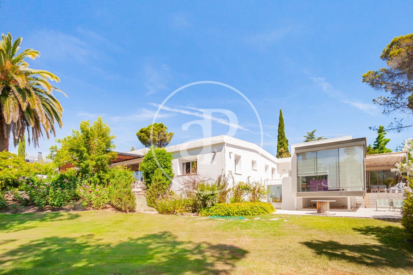 7 bedroom Villa for sale in Pozuelo de Alarcon with pool - € 4,975,000 (Ref: 9815857)