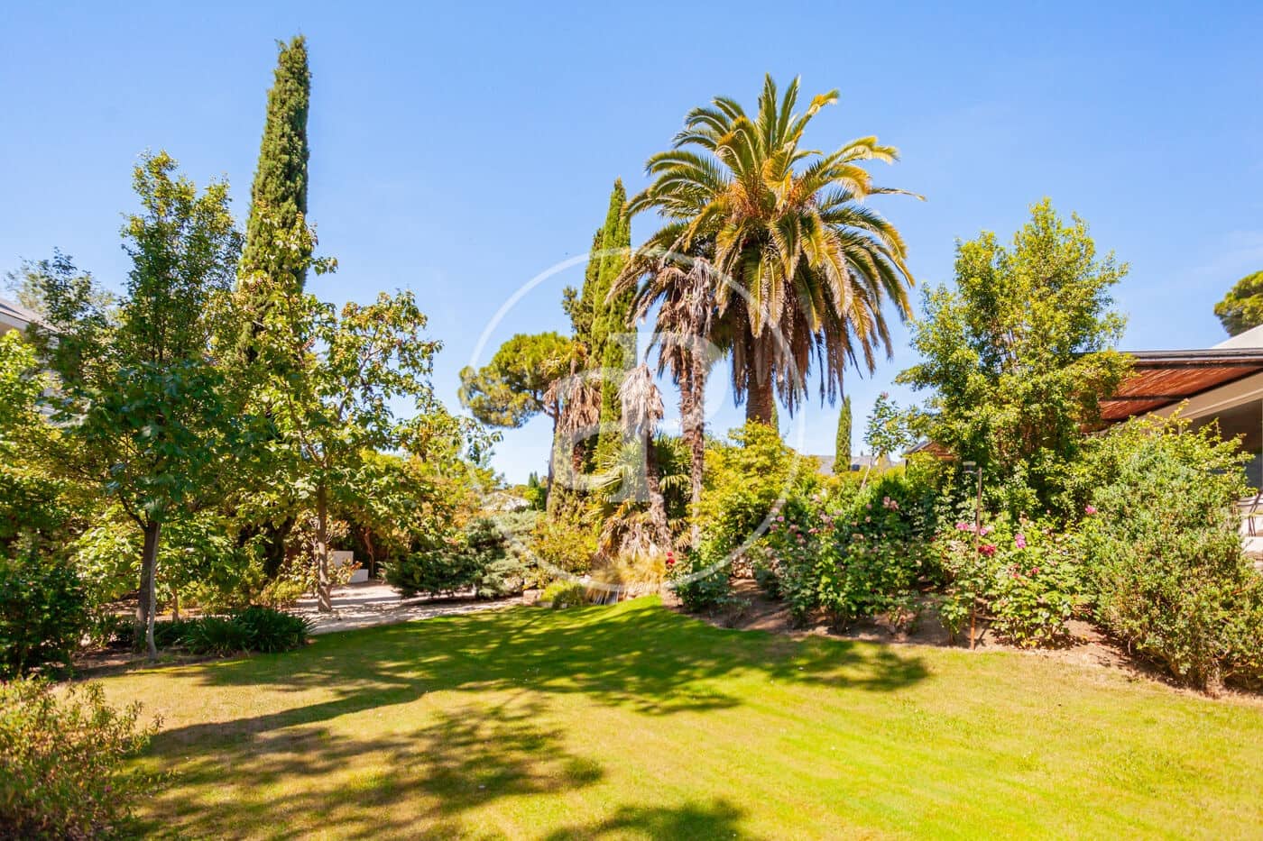 7 bedroom Villa for sale in Pozuelo de Alarcon with pool - € 4,975,000 (Ref: 9815857)