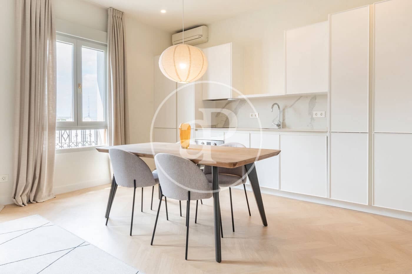 2 quarto Apartamento para arrendar em Madrid cidade - 3 100 € (Ref: 9815859)