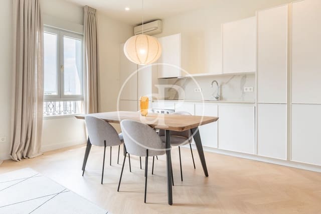 2 quarto Apartamento para arrendar em Ibiza, Madrid cidade - 3 100 € (Ref: 9815859)