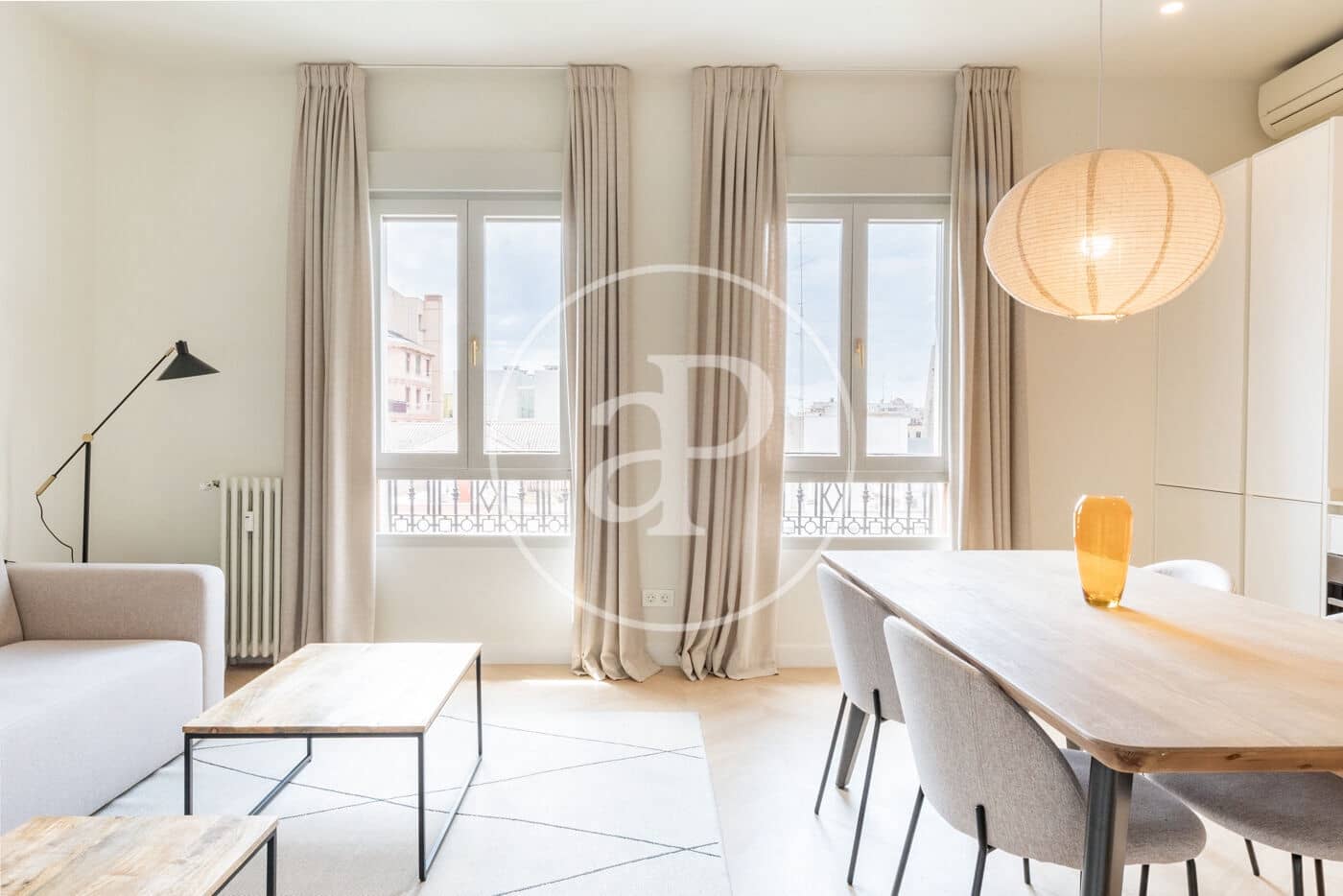 2 quarto Apartamento para arrendar em Madrid cidade - 3 100 € (Ref: 9815859)