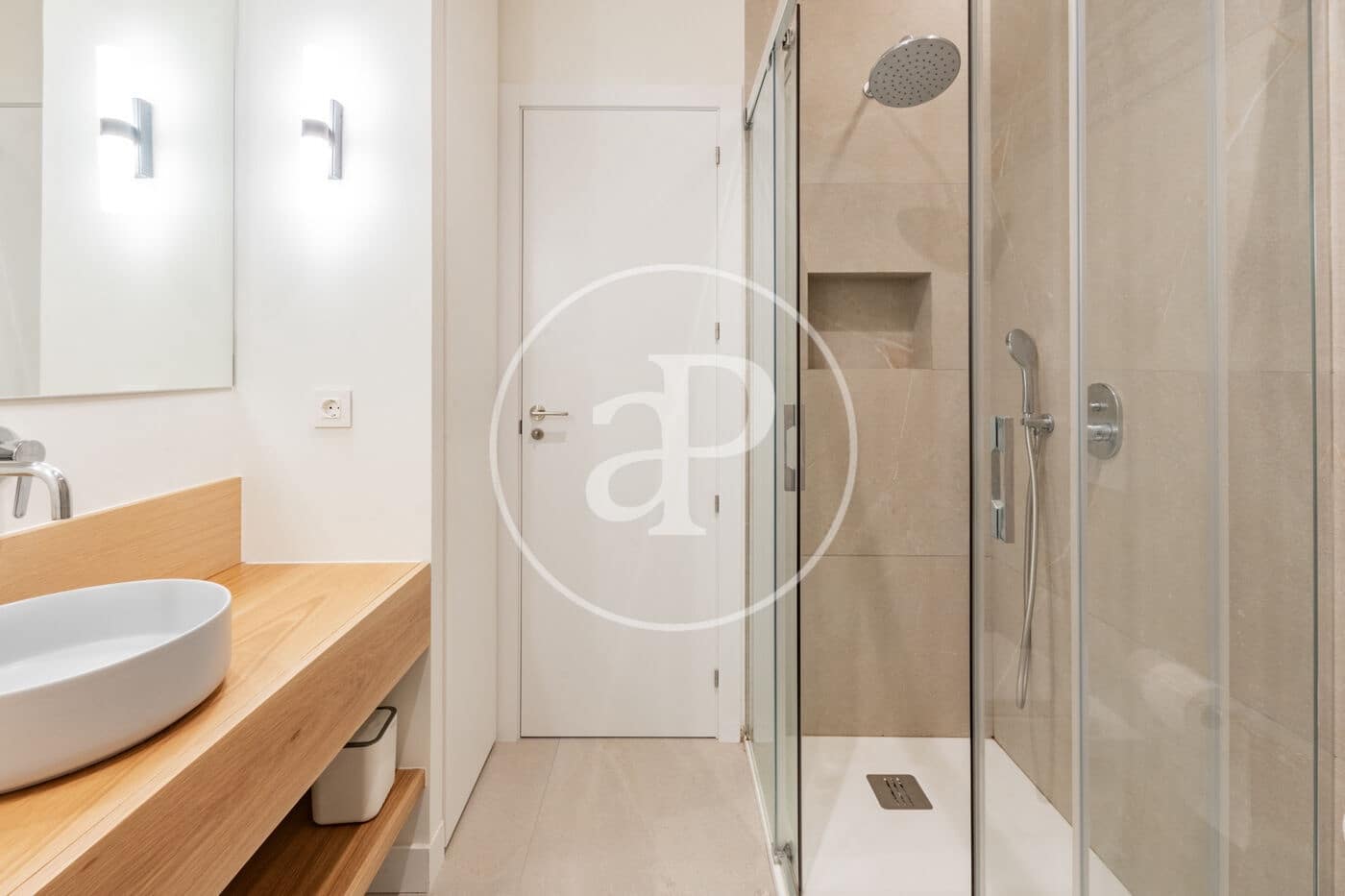 2 quarto Apartamento para arrendar em Madrid cidade - 3 100 € (Ref: 9815859)