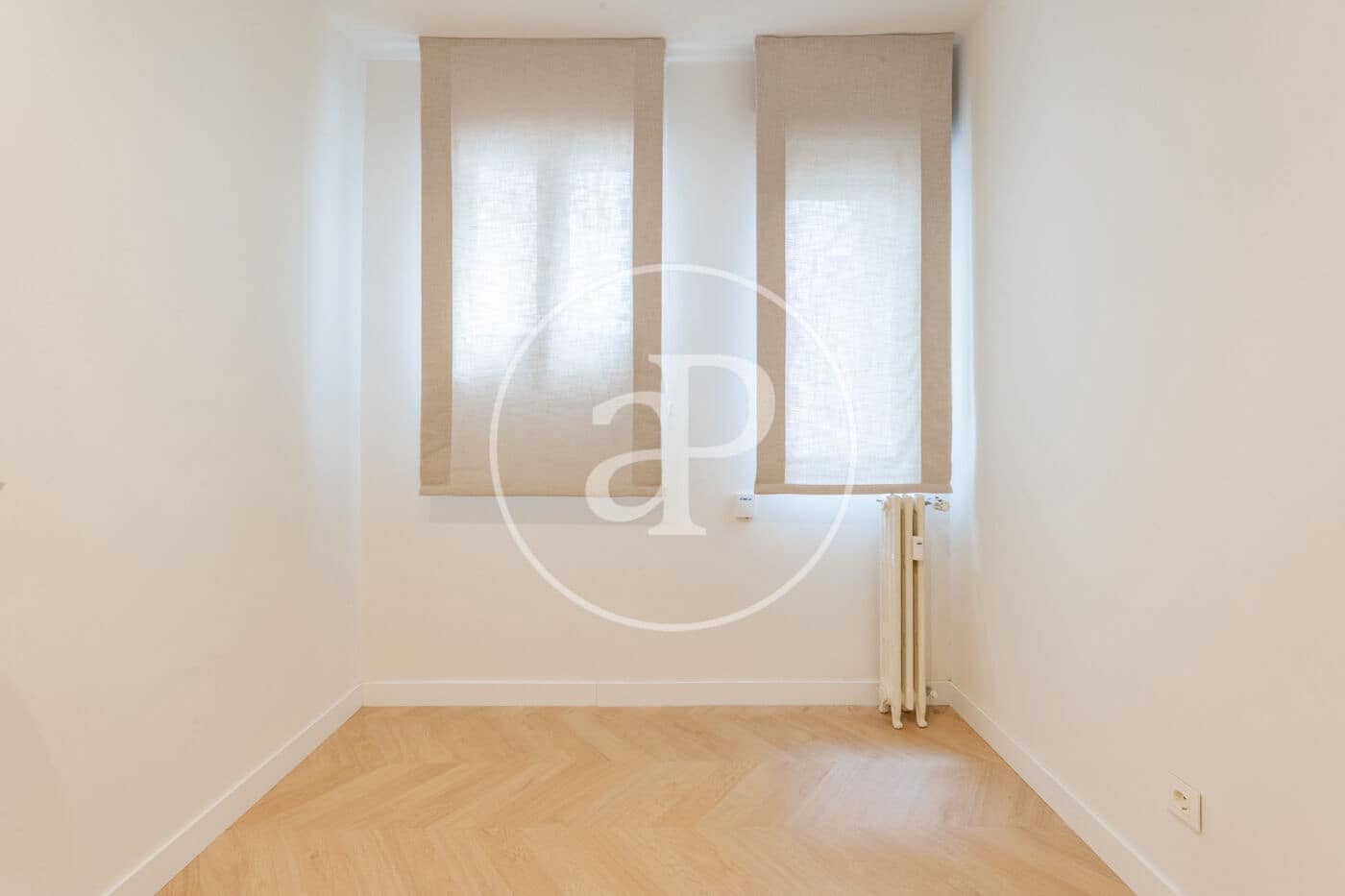 2 quarto Apartamento para arrendar em Madrid cidade - 3 100 € (Ref: 9815859)
