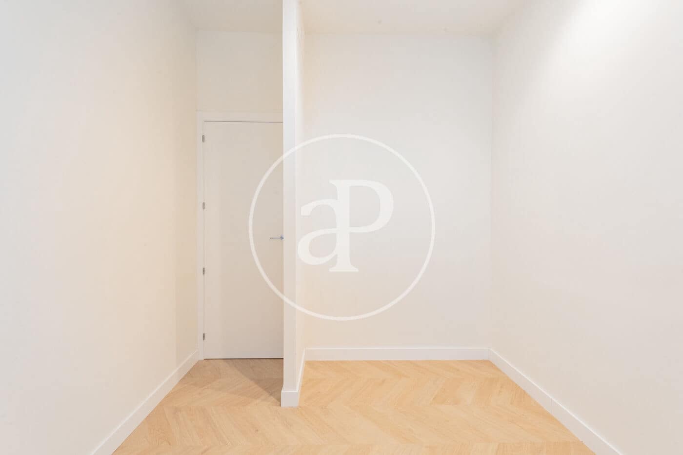 2 quarto Apartamento para arrendar em Madrid cidade - 3 100 € (Ref: 9815859)