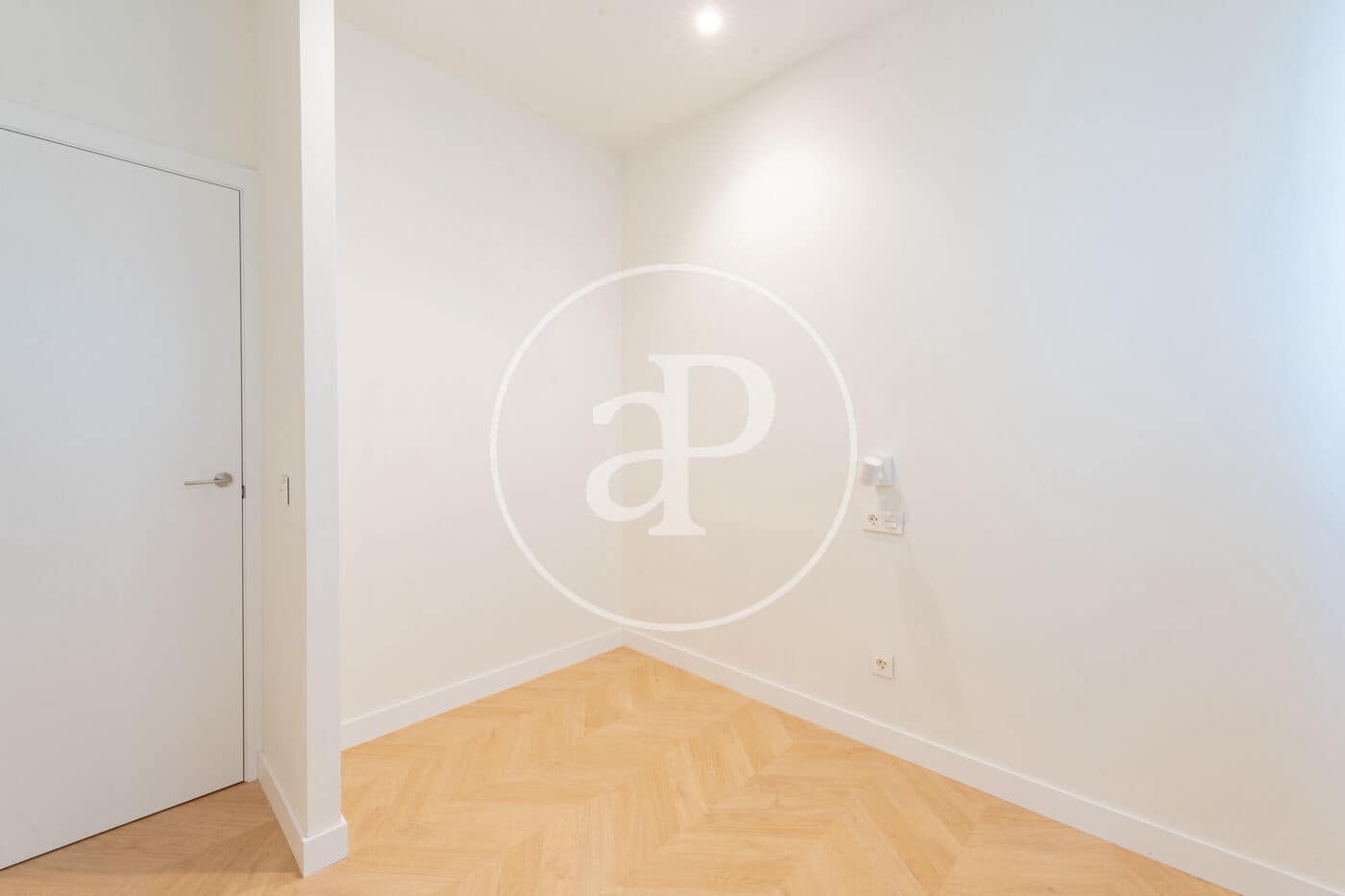 2 quarto Apartamento para arrendar em Madrid cidade - 3 100 € (Ref: 9815859)