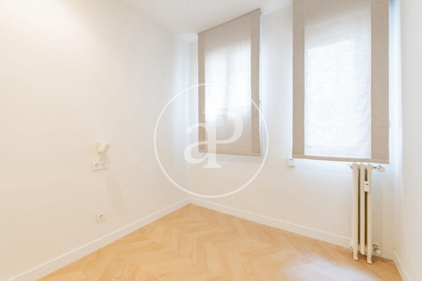 2 quarto Apartamento para arrendar em Madrid cidade - 3 100 € (Ref: 9815859)