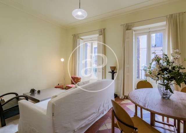 2 sovrum Lägenhet att hyra i Universidad, Madrid stad - 2 300 € (Ref: 9818239)