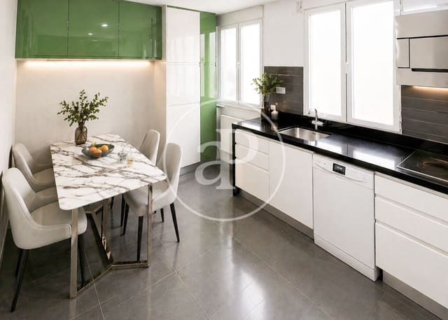 4 sypialnia Apartament na sprzedaż w Cuatro Caminos, Miasto Madryt - 980 000 € (Ref: 9818244)