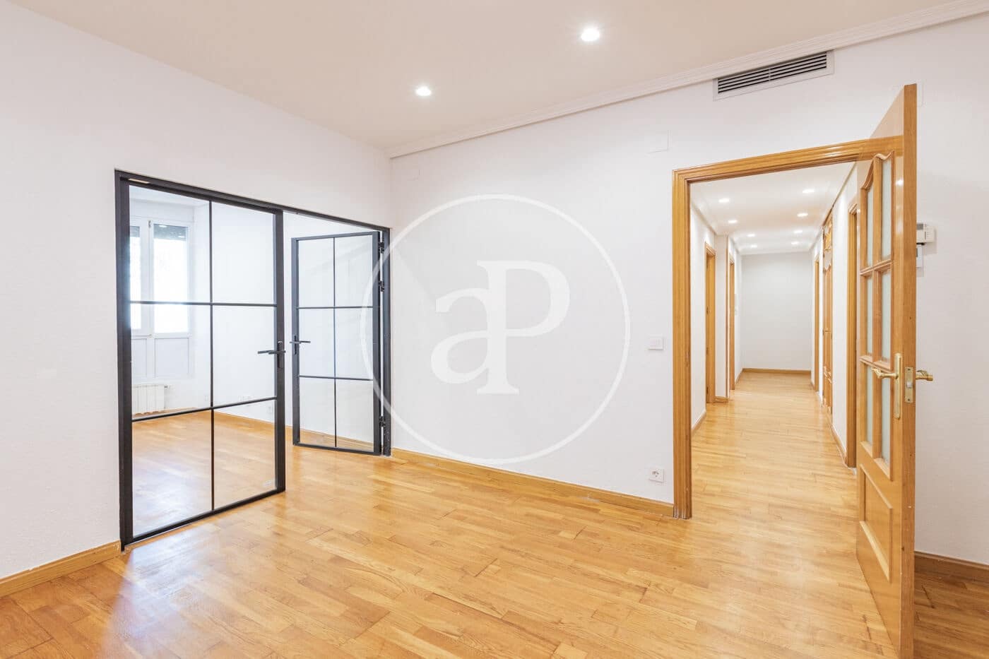 5 bedroom Apartment for sale in Madrid city - € 980,000 (Ref: 9818244)
