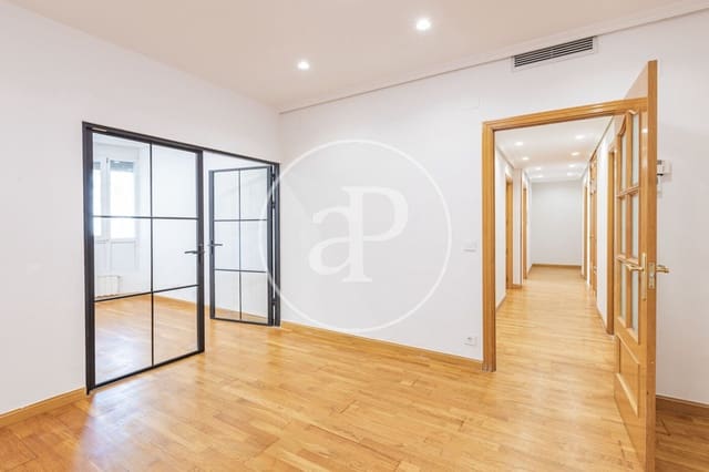 4 makuuhuone Huoneisto myytävänä paikassa Cuatro Caminos, Madrid kaupunki - 980 000 € (Ref: 9818244)