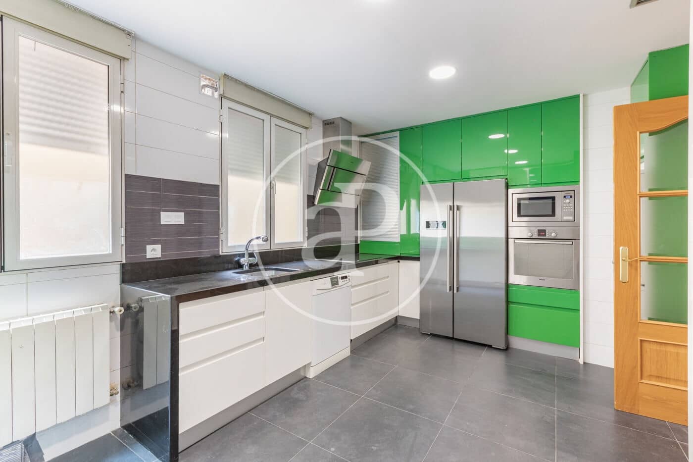 5 bedroom Apartment for sale in Madrid city - € 980,000 (Ref: 9818244)