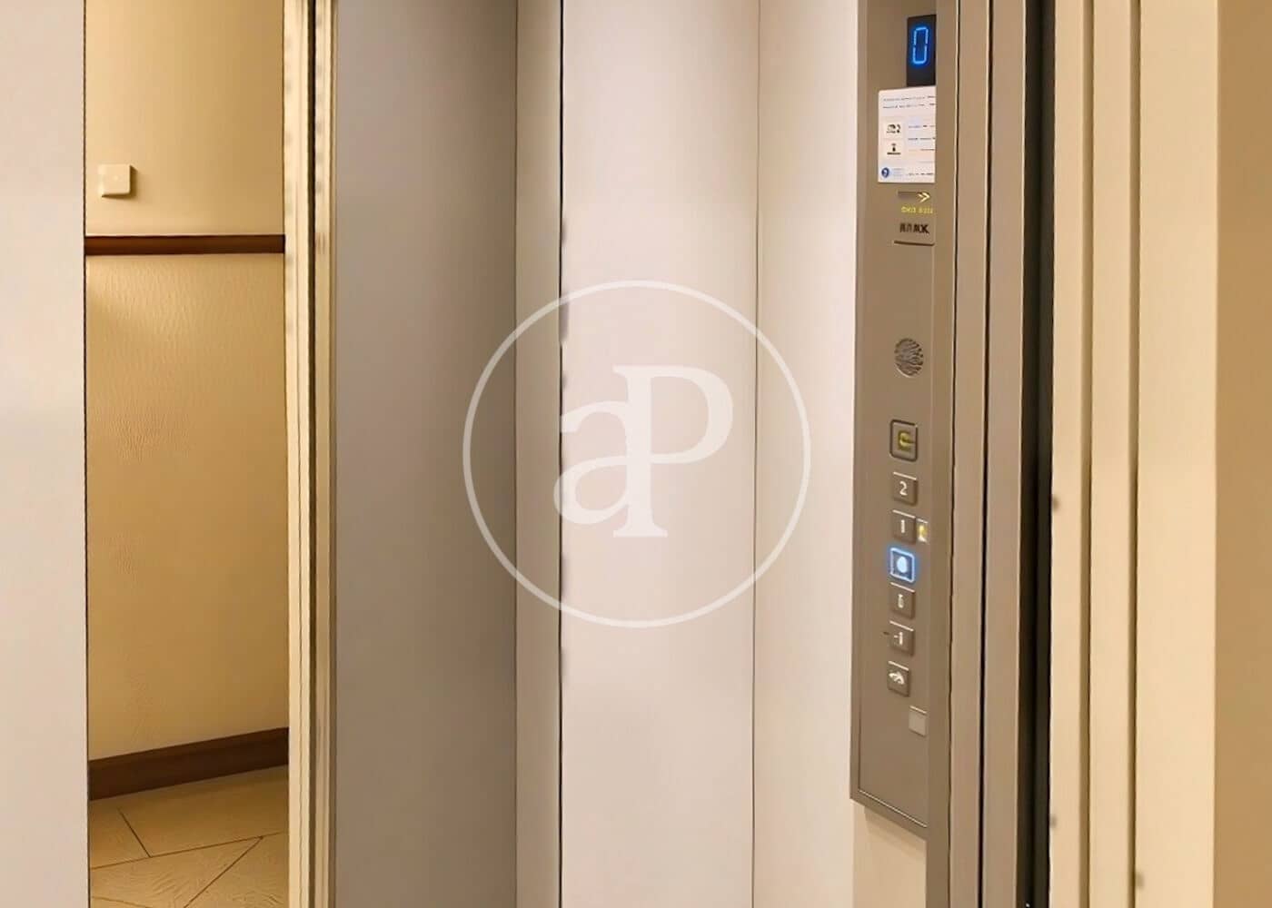 5 bedroom Apartment for sale in Madrid city - € 980,000 (Ref: 9818244)