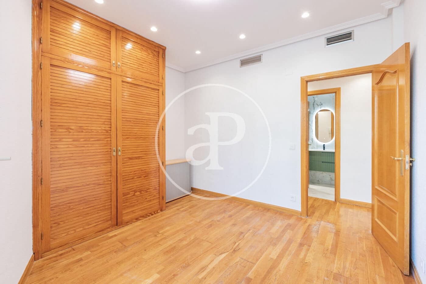 5 bedroom Apartment for sale in Madrid city - € 980,000 (Ref: 9818244)