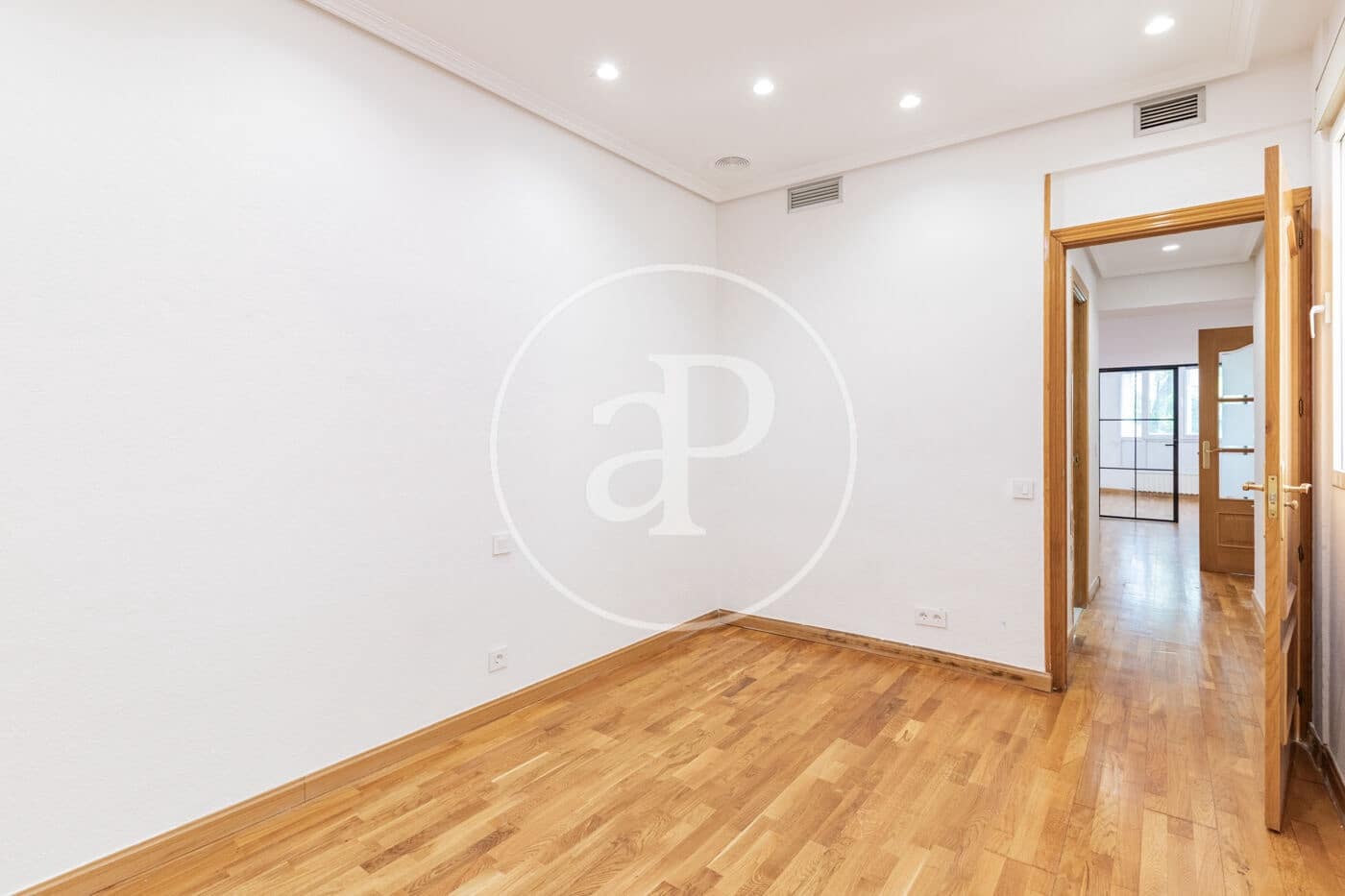 5 bedroom Apartment for sale in Madrid city - € 980,000 (Ref: 9818244)