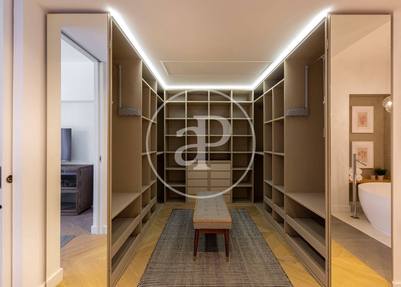 Apartamento de 5 habitaciones en Madrid ciudad en alquiler - 14.000 € (Ref: 9822940)