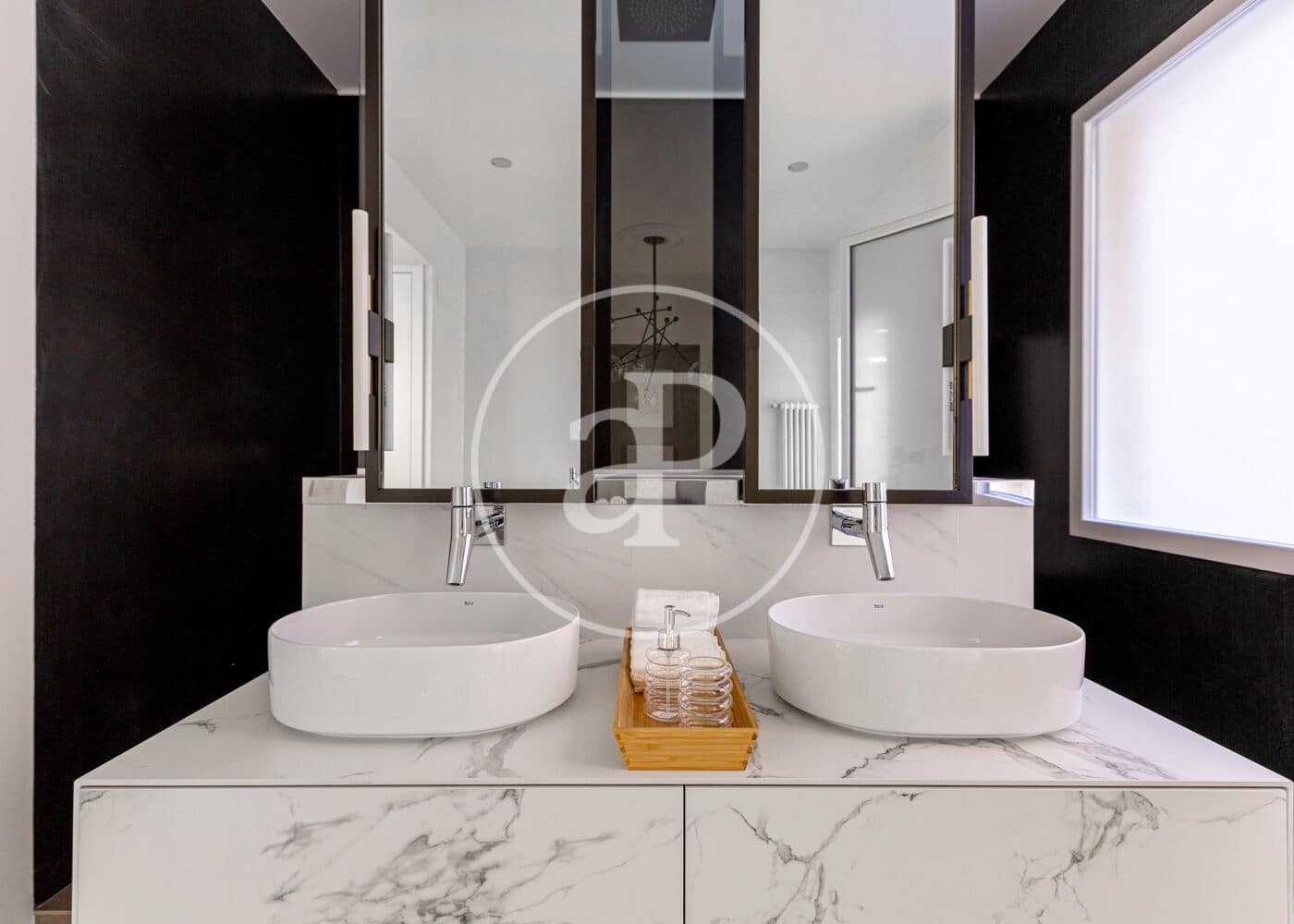Apartamento de 5 habitaciones en Madrid ciudad en alquiler - 14.000 € (Ref: 9822940)