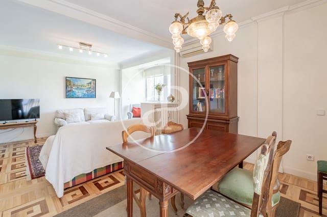Appartement de 3 chambres à louer à Ciudad Jardín, Madrid ville - 2 800 € (Ref: 9822942)