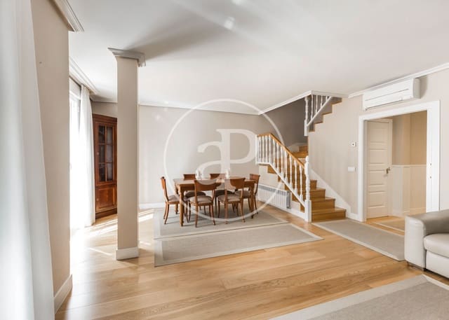 4 camera da letto Villa in vendita in San Juan Bautista, Madrid città - 1.300.000 € (Rif: 9825262)