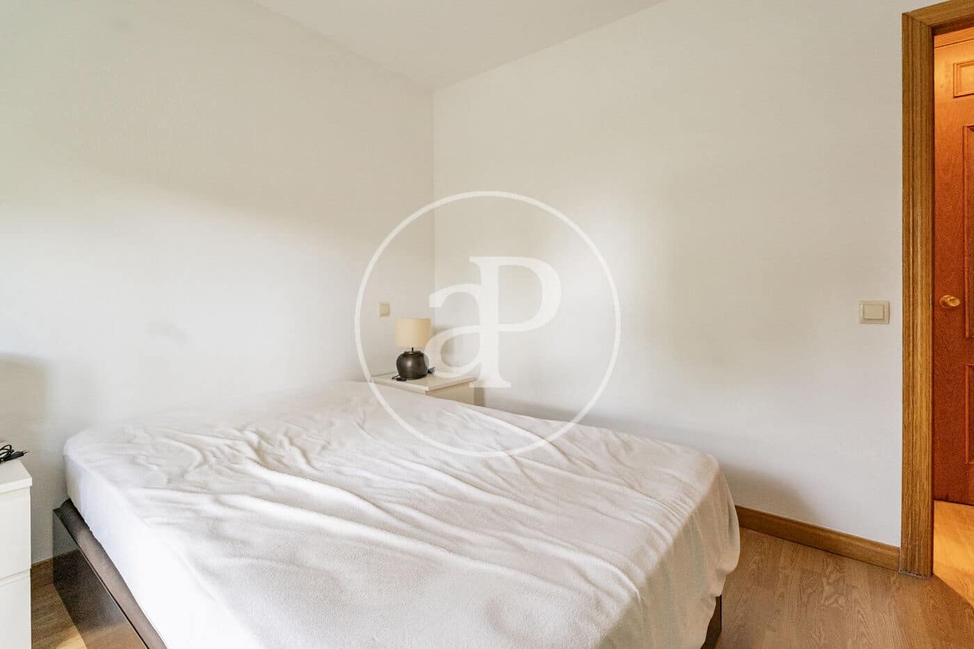 1 soveværelse Lejlighed til leje i Madrid by med swimmingpool garage - € 1.250 (Ref: 9825266)