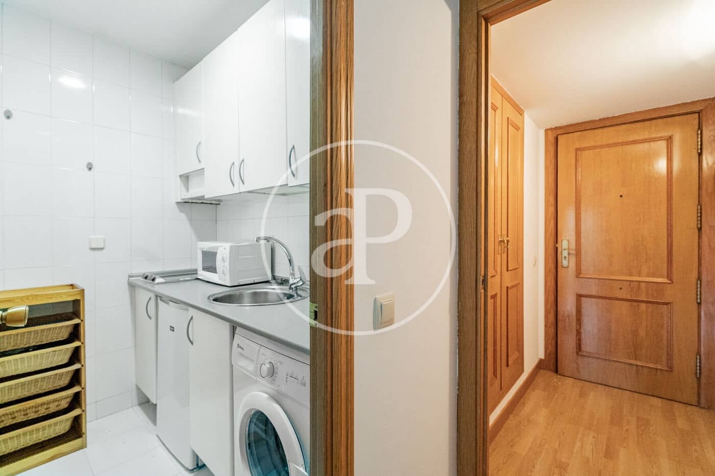 1 soveværelse Lejlighed til leje i Madrid by med swimmingpool garage - € 1.250 (Ref: 9825266)
