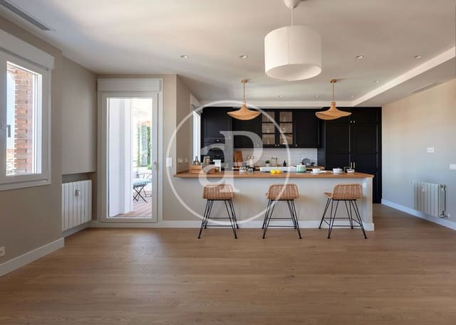 3 soveværelse Penthouse til salg i Cuatro Caminos, Madrid by - € 1.588.000 (Ref: 9825268)