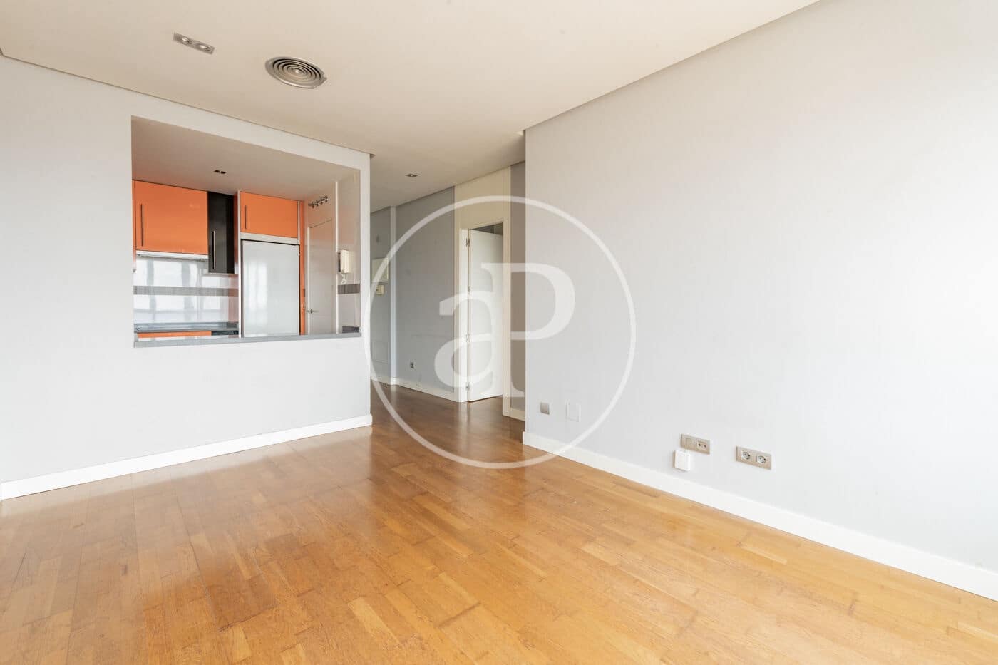 1 sypialnia Apartament do wynajęcia w Miasto Madryt z basenem garażem - 1 300 € (Ref: 9829168)